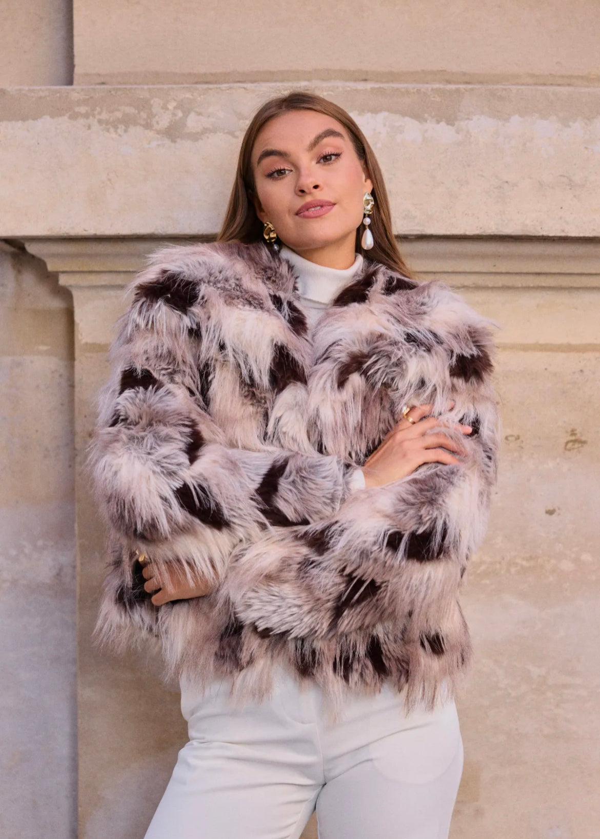 Women’s Faux Fur Jacket in Cream – Warm Winter Coat with Textured Pattern 8812