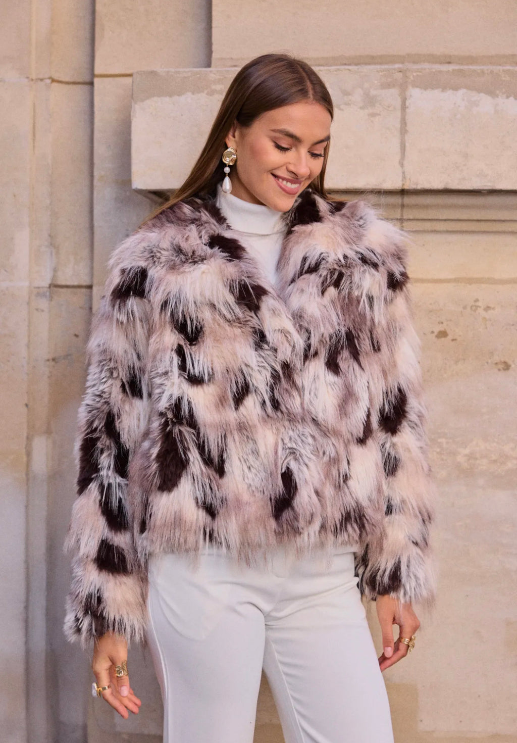 Women’s Faux Fur Jacket in Cream – Warm Winter Coat with Textured Pattern 8812