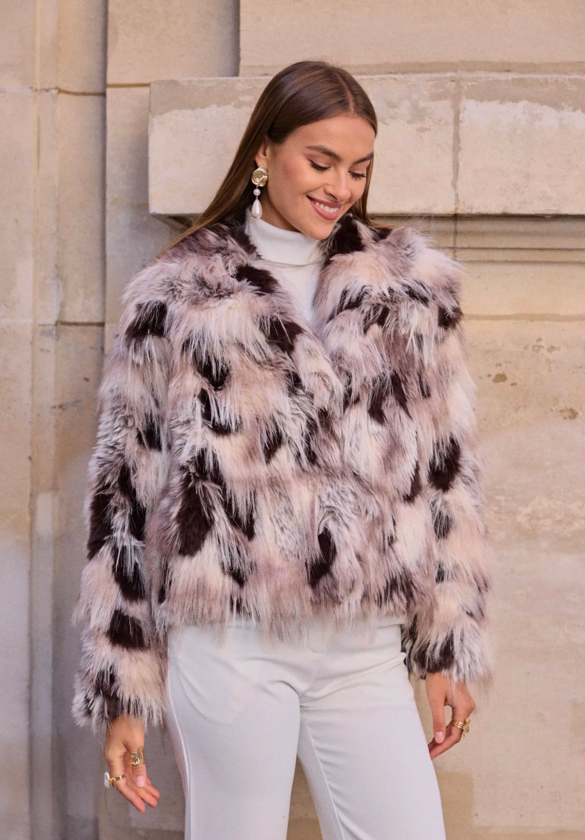 Women’s Faux Fur Jacket in Cream – Warm Winter Coat with Textured Pattern 8812