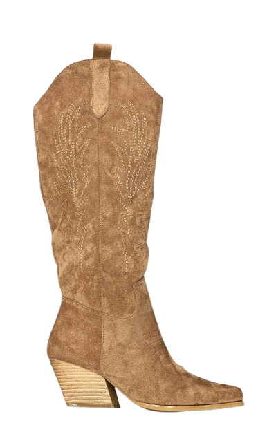 The Western Chic Boots – Timeless, Textured, and Effortlessly Cool