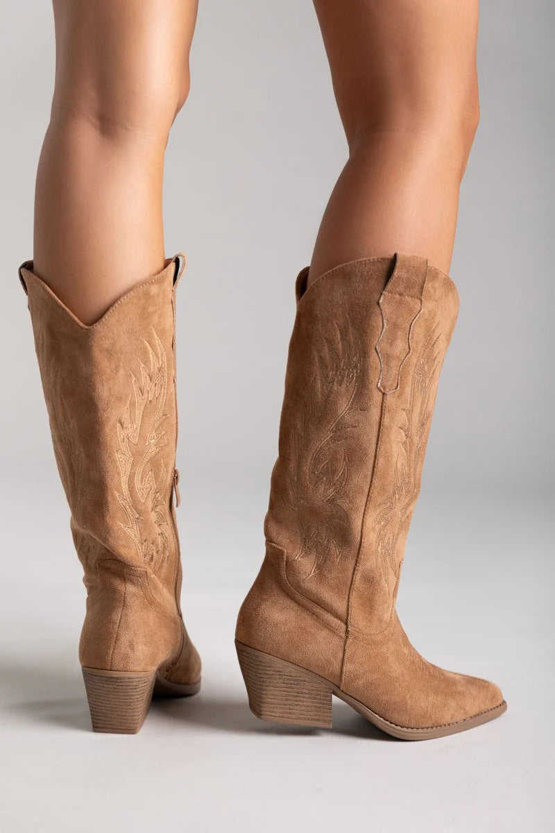 The Western Chic Boots – Timeless, Textured, and Effortlessly Cool