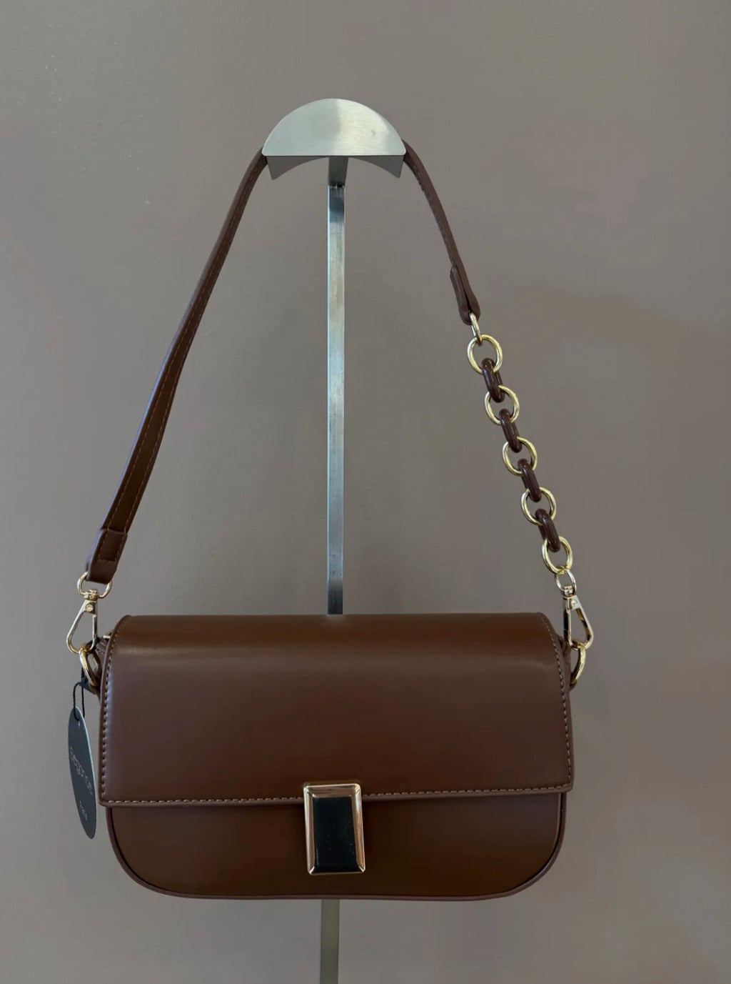 The Modern Muse Shoulder Bag – Sleek, Chic, and Effortlessly Versatile