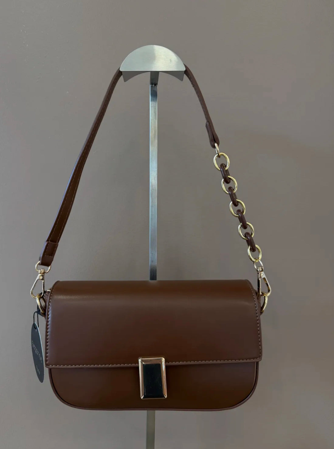 The Modern Muse Shoulder Bag – Sleek, Chic, and Effortlessly Versatile
