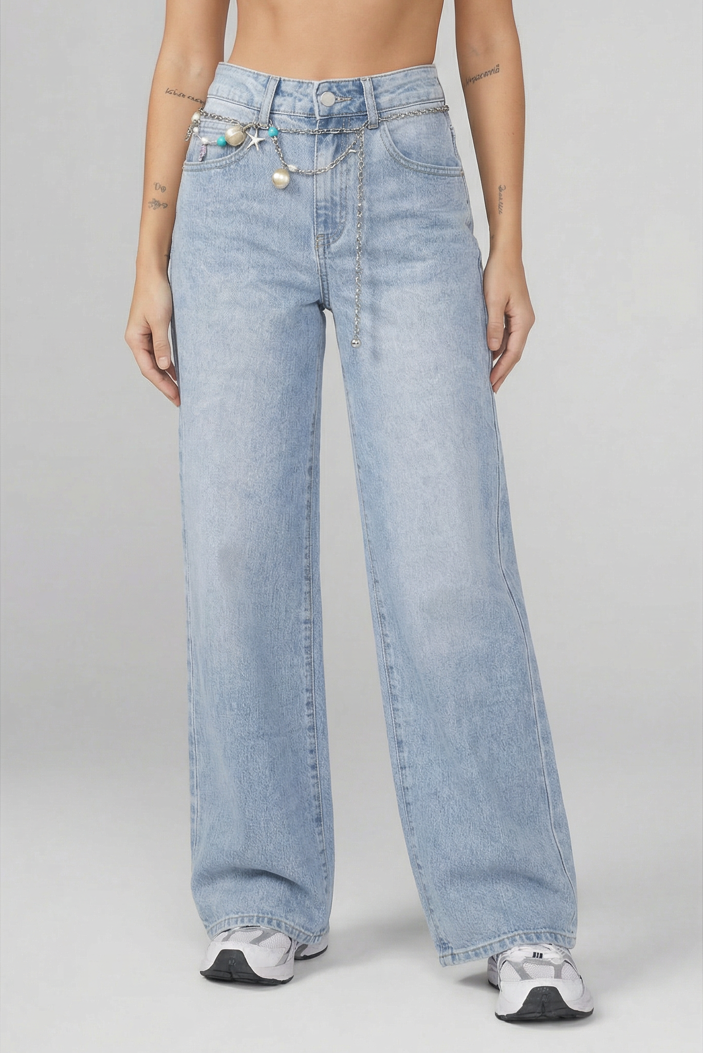 Light Wash Wide Leg Jeans with Charm Chain Detail 2745